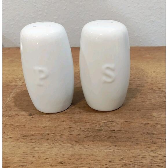 Vintage Better Homes & Gardens Salt And Pepper Set Ceramic White - Picture 3 of 11